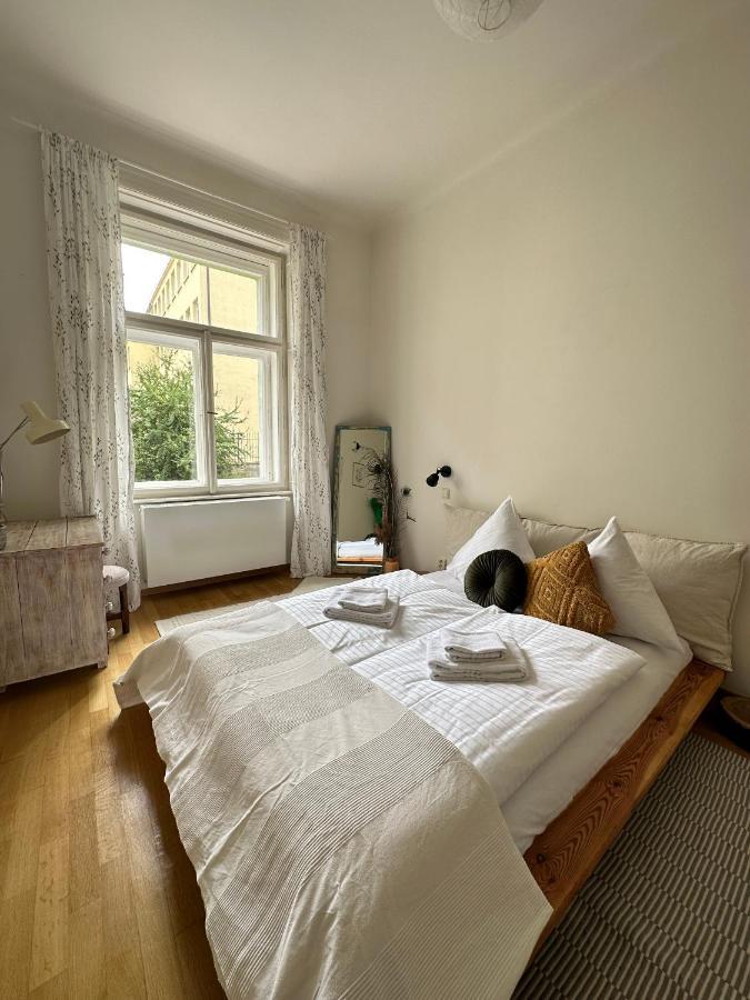 3bdr Bohemian Style Flat With Balcony Prag